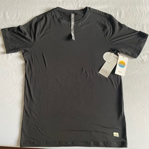 NWT Vuori Seacell black t-shirt.